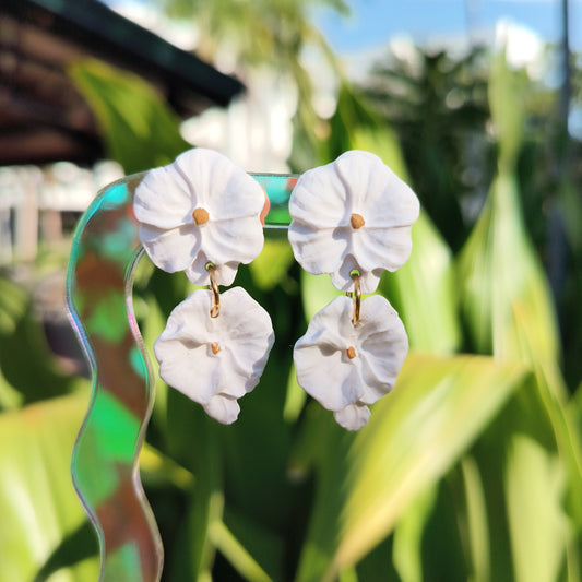Delicate Flower Party For Your Ears, White Flower Earrings, Dangle Flower Earrings, Delicate Flower Earrings, Flower Earrings